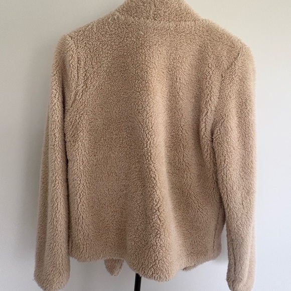 Aakaa Women's Cream Teddy Jacket - Picture 9 of 9